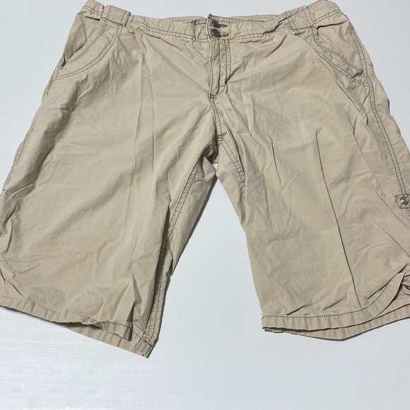 Mossimo Supply Co. Pants - ⚡️Khaki Bermuda Shorts